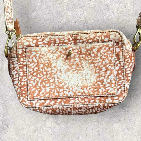 Madewell The Transport Camera
Bag Animal Spot Calf Hair Toffee - Picture 2 of 13